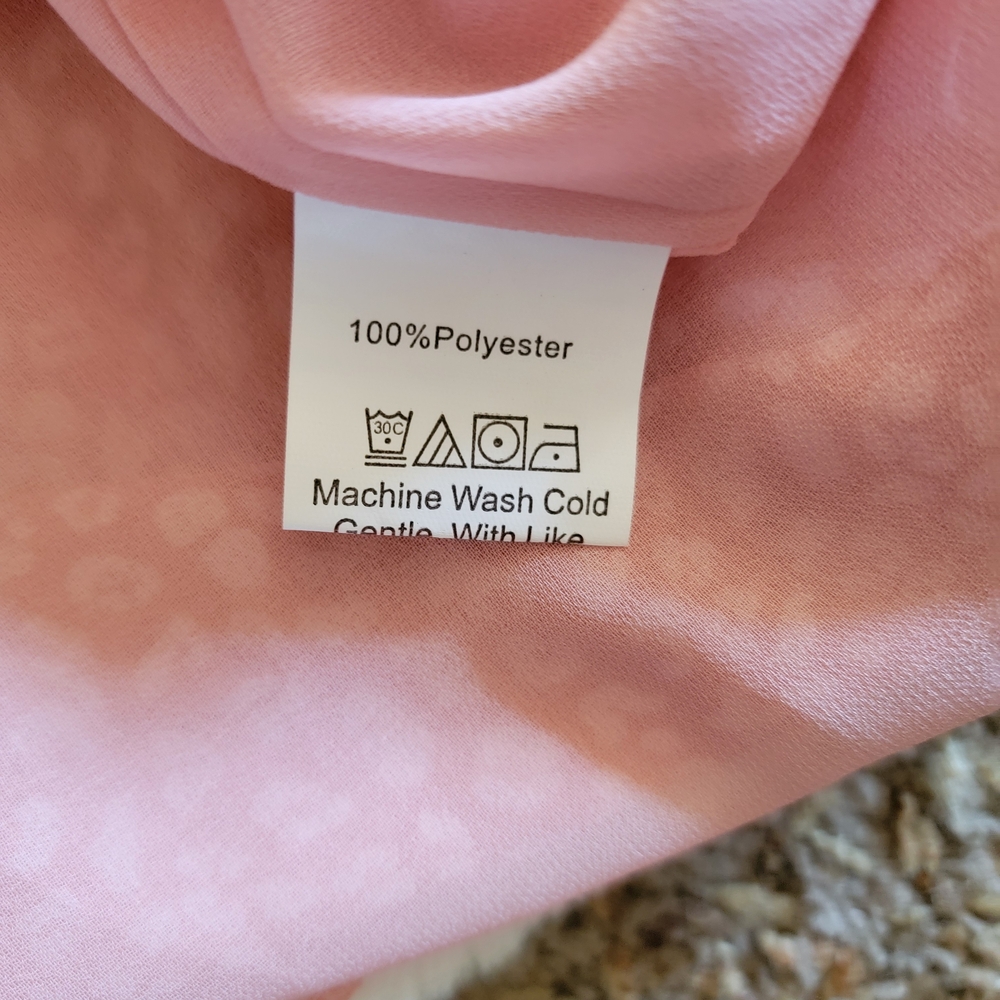 Elegant Pink Patterned Blouse with Tie-Neck - Picture 4 of 5